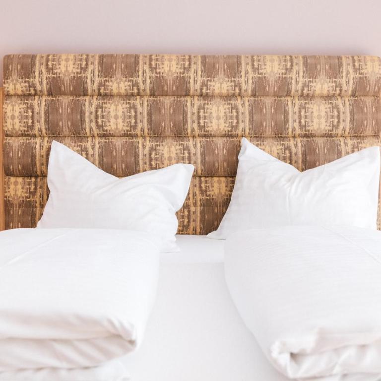 Landhotel Wratschko - Wirtshaus - Gamlitz - ehem Hotel am Marktplatz - Comfort Doppelzimmer mit Balkon und Klimaanlage - 6