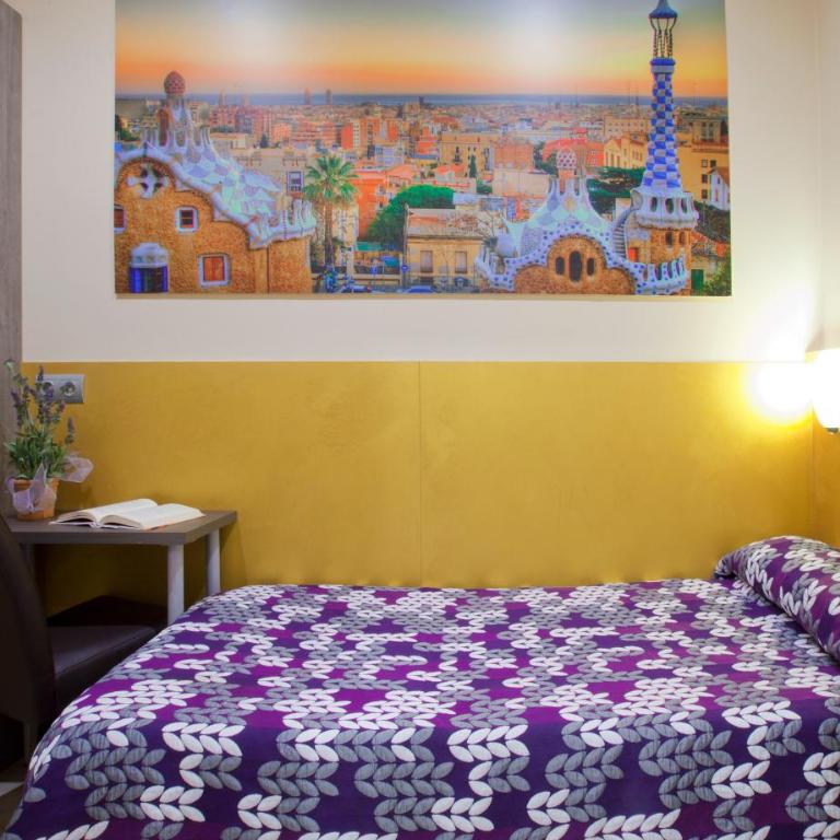 Hostal Barcelona - Single Room with Private Bathroom - 2