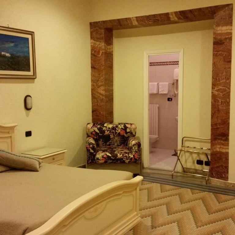 Hotel Croce Di Malta - Camera Matrimoniale/Doppia con Letti Singoli - 4
