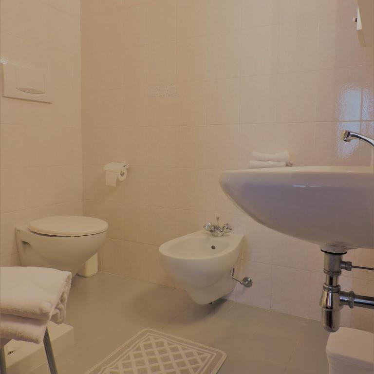 Hotel Zeni - Camera Economy Doppia con Letti Singoli - 1