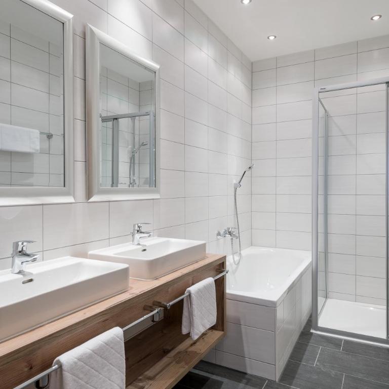 A Casa Saphir Appartement-Hotel - Three-Bedroom Apartment Top 15 - 1