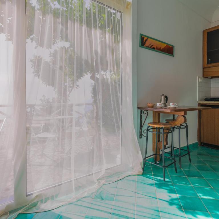 Bacio del Sole B&B Positano - Monolocale con Patio e Vista Mare (2 Adulti) - 16
