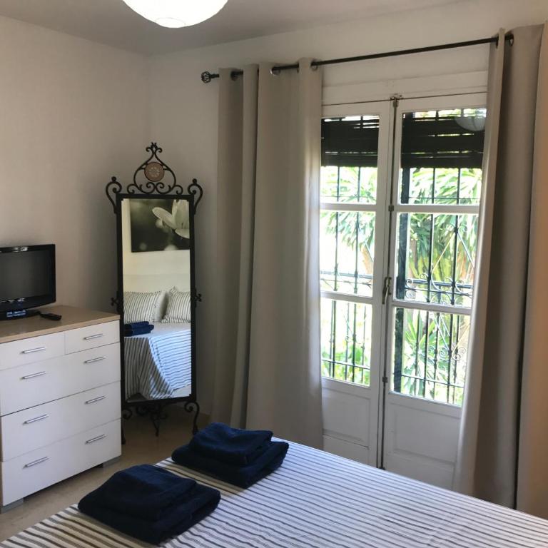 Adosado en residencial - Casa - 12