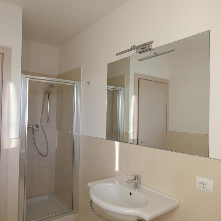 Residenza Riva Azzurra - One-Bedroom Apartment - 7