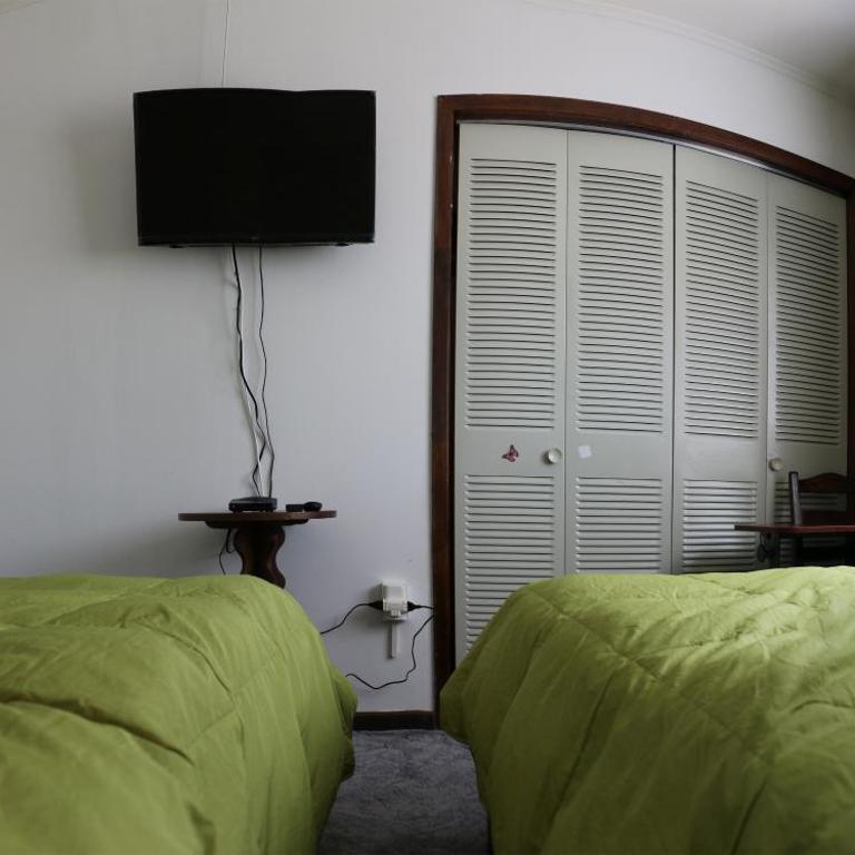 Sandy Point Hostal - Twin Room - 3
