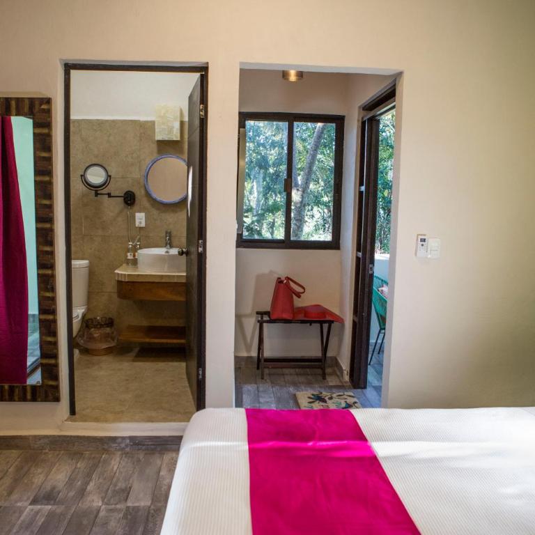 El Roble Nature Hotel & Lagoon - Habitación Deluxe con cama extragrande - 14