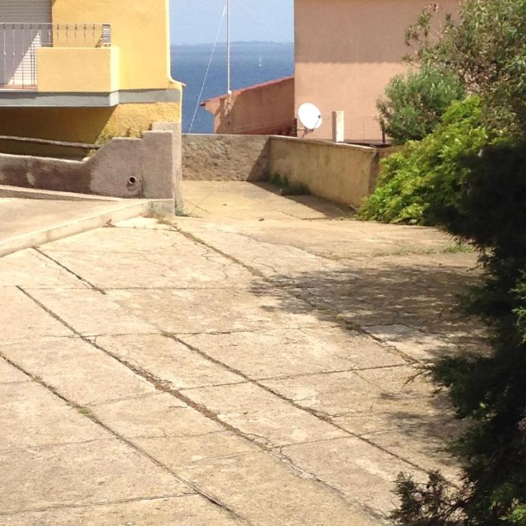 Girasole sul mare ,sea view new kitchen with dishwasher , air conditioning, garage moto, 200 m from centre, 300 m from beach ,wifi, CIN - Appartamento con 2 Camere da Letto - 21