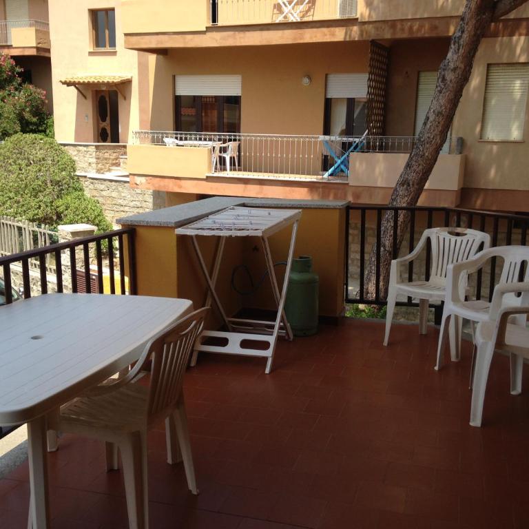 Girasole sul mare ,sea view new kitchen with dishwasher , air conditioning, garage moto, 200 m from centre, 300 m from beach ,wifi, CIN - Appartamento con 2 Camere da Letto - 20