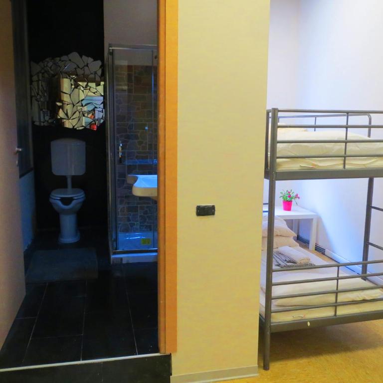 Panda Hostel - Posto Letto in Dormitorio Misto con 4 Letti - 2