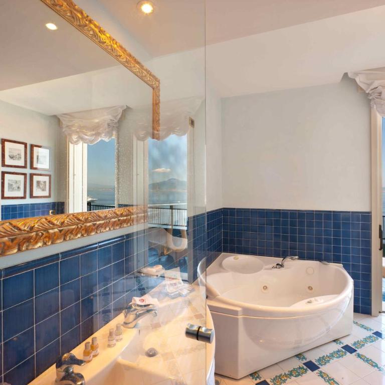 Hotel Continental - Suite with Sea View - 6