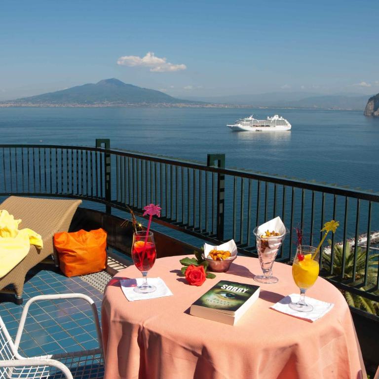 Hotel Continental - Suite with Sea View - 8