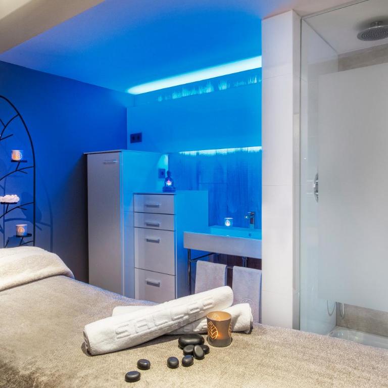 Sallés Hotel Pere IV - Deluxe Double Room with Massage and Spa Access - 9