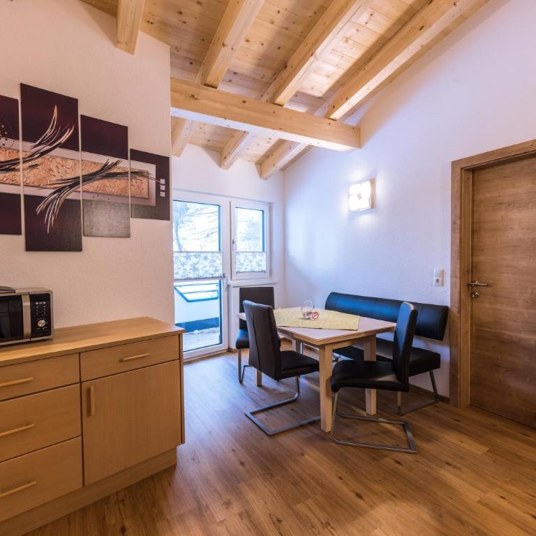 Gästehaus Runhof - Apartment mit Balkon - 4