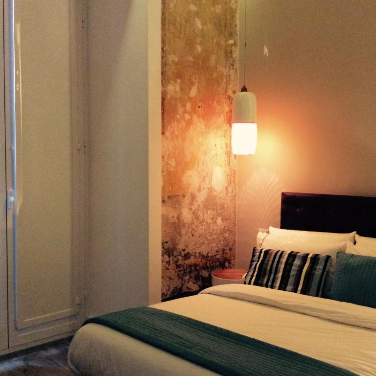B&B NAPOLI AMORE MIO - Camera Matrimoniale con Bagno Privato e Balcone - 17