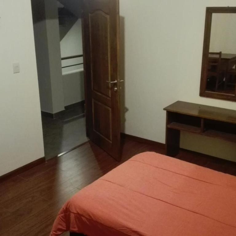 Piedra Blanca Backpackers Hostel - Twin Room with Private Bathroom - 3