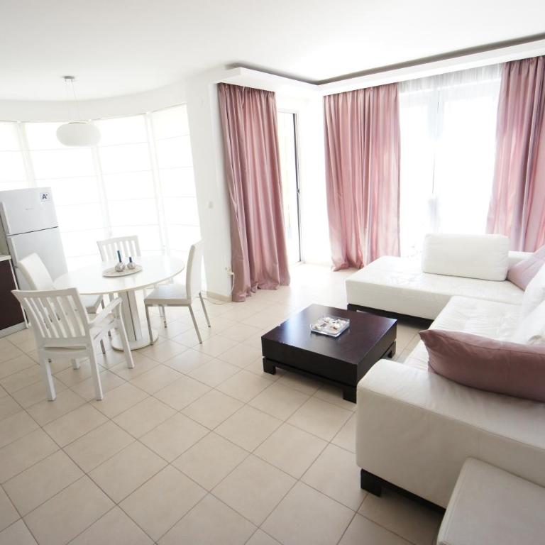 Petrovac Bay Apartments - Two-Bedroom Apartment with Balcony - 2