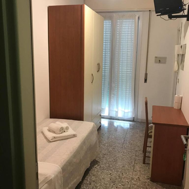 Hotel Diamante COLAZIONE XL PARCHEGGIO GRATIS A 5 CHILOMETRI DA RIMINI FIERA - Camera Singola con Balcone - 2