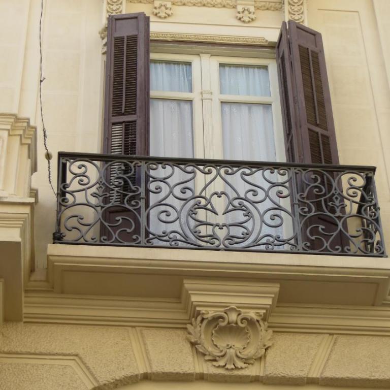 Historic 19th-Century Apartment with Balcony Overlooking Plaza - Deluxe Apartment - 30