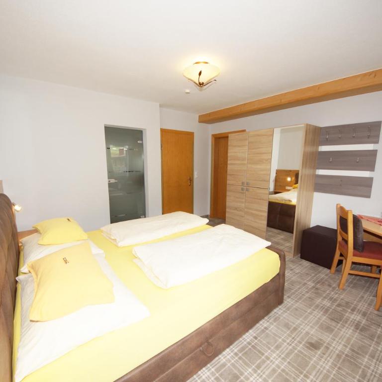 Pension Alexandra - Camera Familiare con Doccia - 5