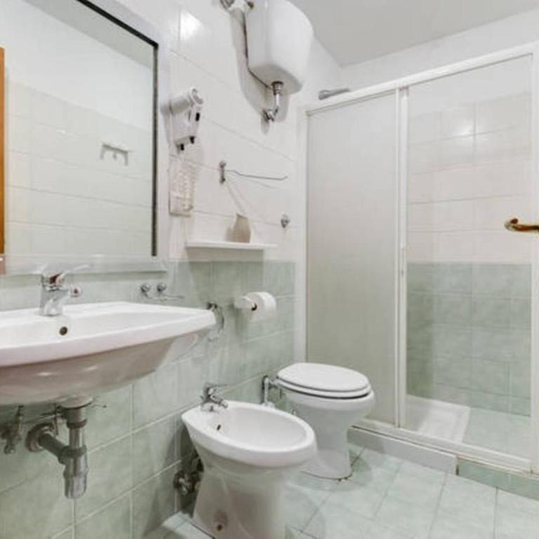 Golden Ratio - Camera Tripla con Bagno Privato - 36