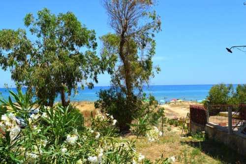 Elios casevacanze sulla spiaggia - Two-Bedroom Apartment with Terrace and Sea View - 21