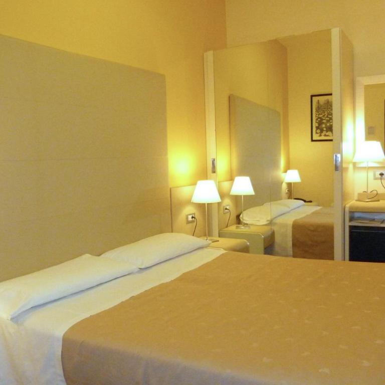 Hotel Centrale Byron - Camera Matrimoniale Economy - 4