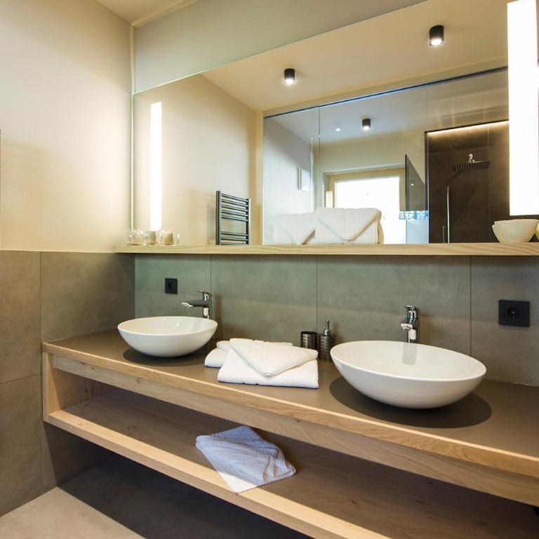 Haus Gregori Modern & Central Stay in Vineyard with Rooftop & Served Breakfast - Appartamento con 2 Camere da Letto e Giardino - 17