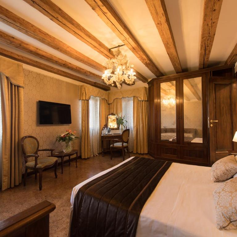 Palazzo Bembo - Exclusive Accommodation - Junior Suite con Vista Canal Grande/ Rialto Bridge - 1
