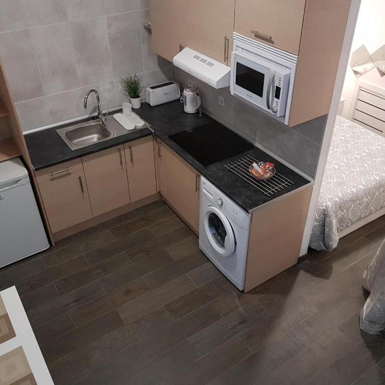Cozy Studio Madrid - Metro Barrio del Pilar - Apartment - Ground Floor - 1