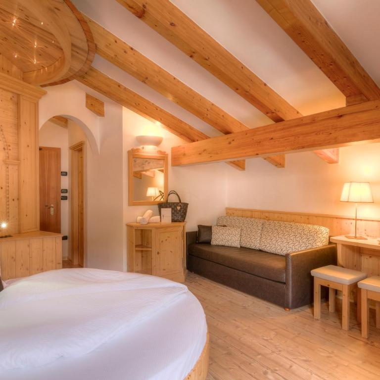 Hotel Madonnina Resort And Wellness - Camera Familiare con Balcone - 3