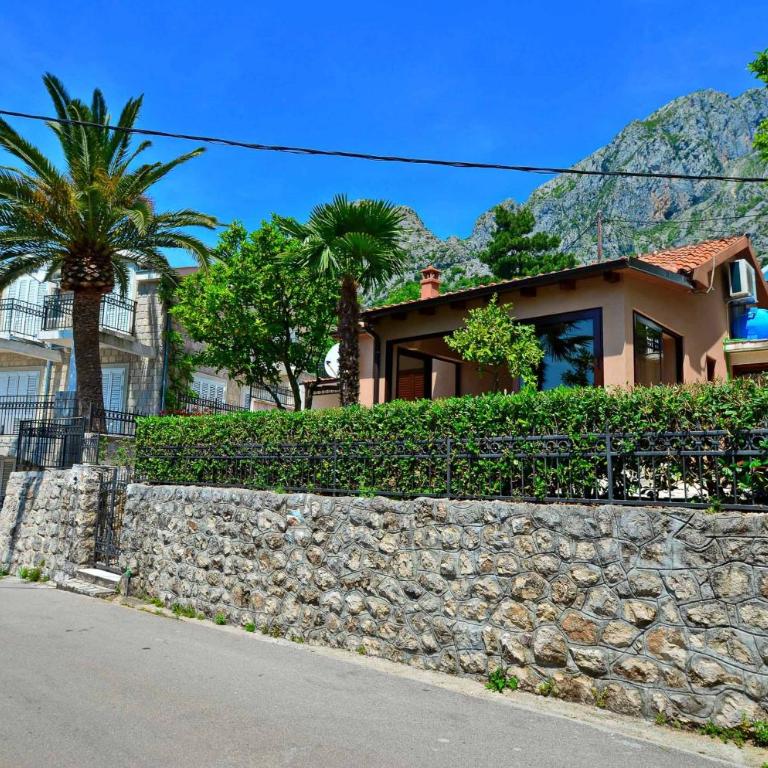 Villa El Mar - Three-Bedroom Villa - 1