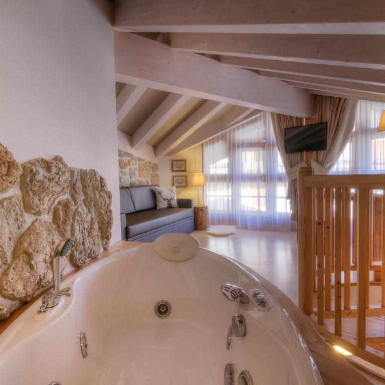 Hotel Madonnina Resort And Wellness - Suite Deluxe con Vasca Idromassaggio - 6