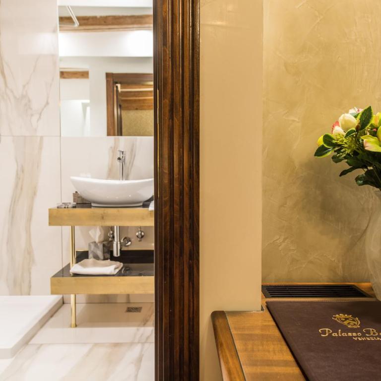 Palazzo Bembo - Exclusive Accommodation - Camera Matrimoniale Classic - 5