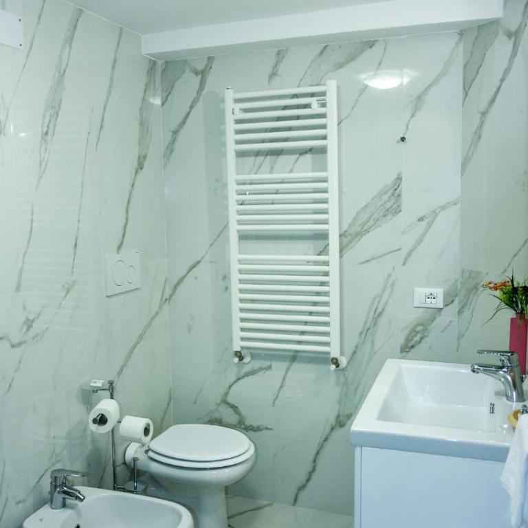 Appartamento Piazza del parlamento 3 - Two-Bedroom Apartment - 14