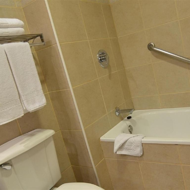 Hotel Diego de Almagro Puerto Montt - Habitación con cama extragrande. - 14