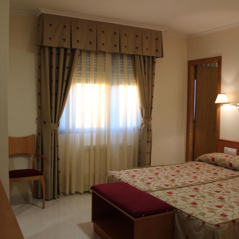 Hotel Cabo Festiñanza - Habitación Doble con cama supletoria - 3