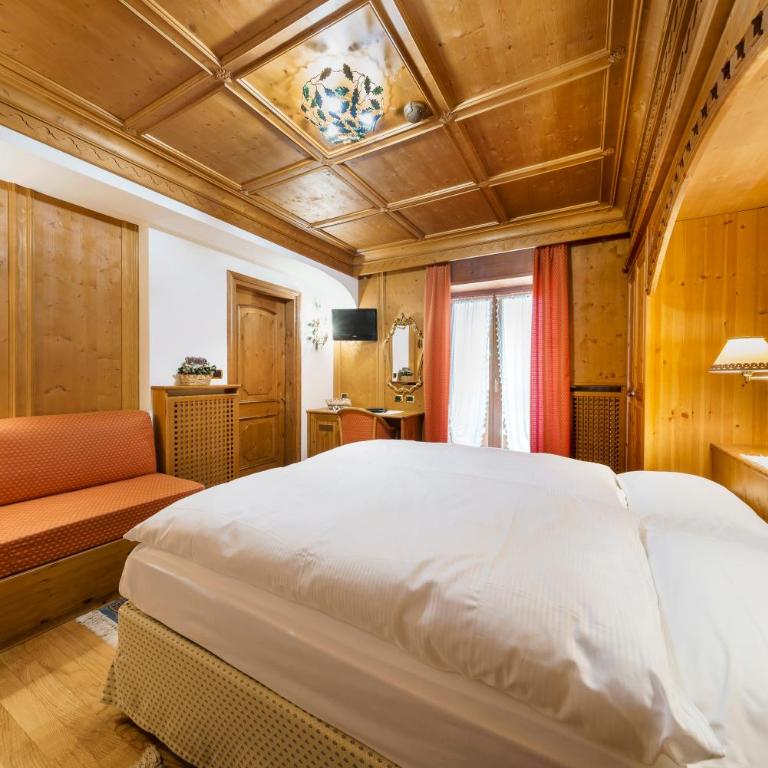 Hotel Columbia & Spa - Camera Matrimoniale Comfort con Balcone e Vista - 4