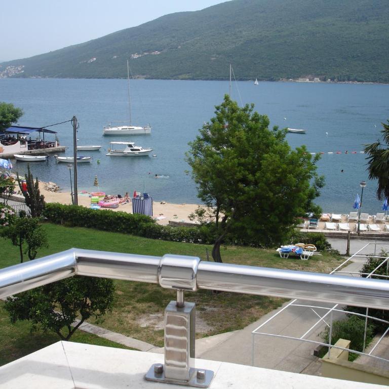 Apartment Dakic - Comfort One-Bedroom Apartment - 8