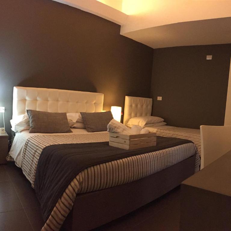 Ottomood Ala Ovest Catania Centro - Triple Room with Balcony - 5