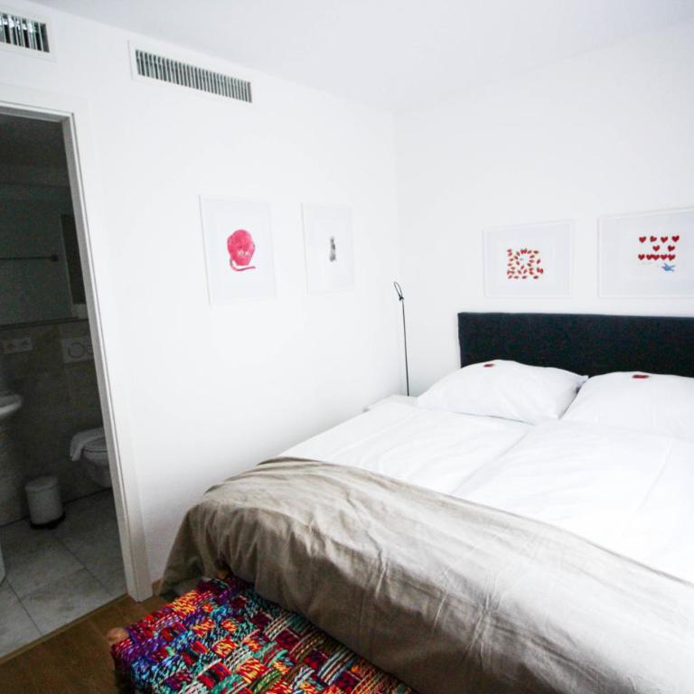 das kleine Hotel in München - Standard Double Room - 12
