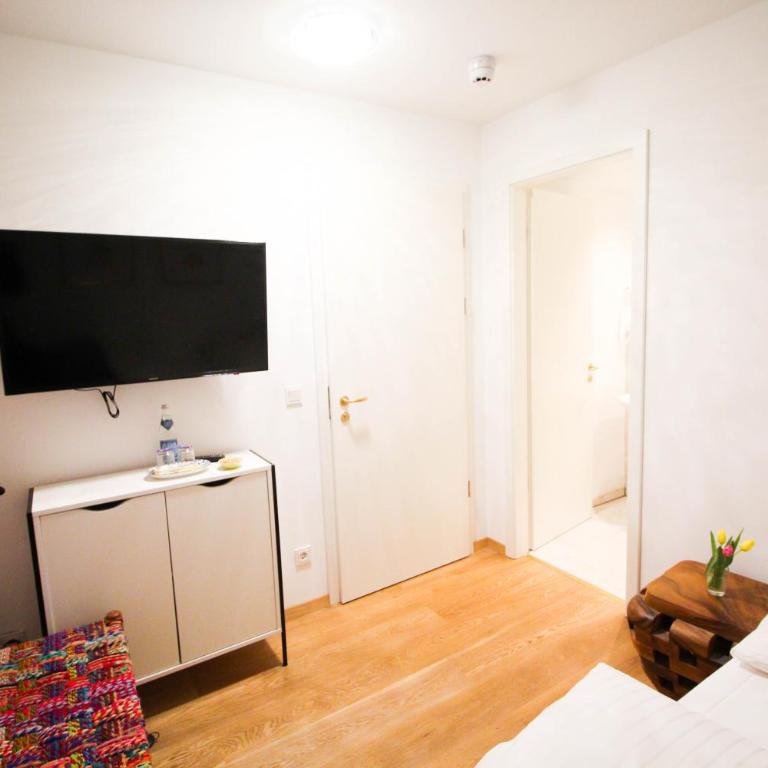 das kleine Hotel in München - Standard Double Room - 22