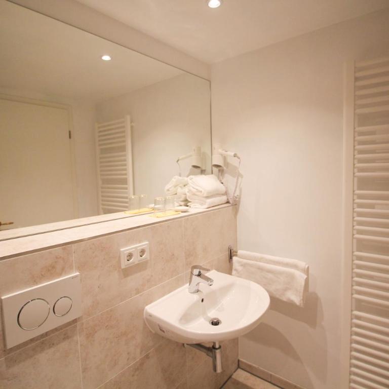 das kleine Hotel in München - Comfort Double Room - 7