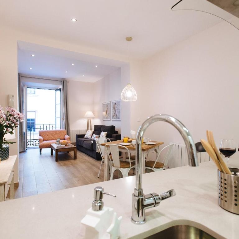 Hostly Aponte exclusive apartment-Center-Fibre-Parking Optional-CLess - Appartement - 22