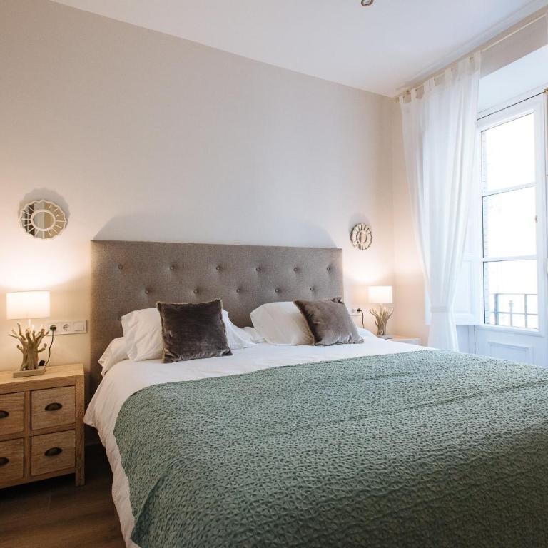 Hostly Aponte exclusive apartment-Center-Fibre-Parking Optional-CLess - Appartement - 1