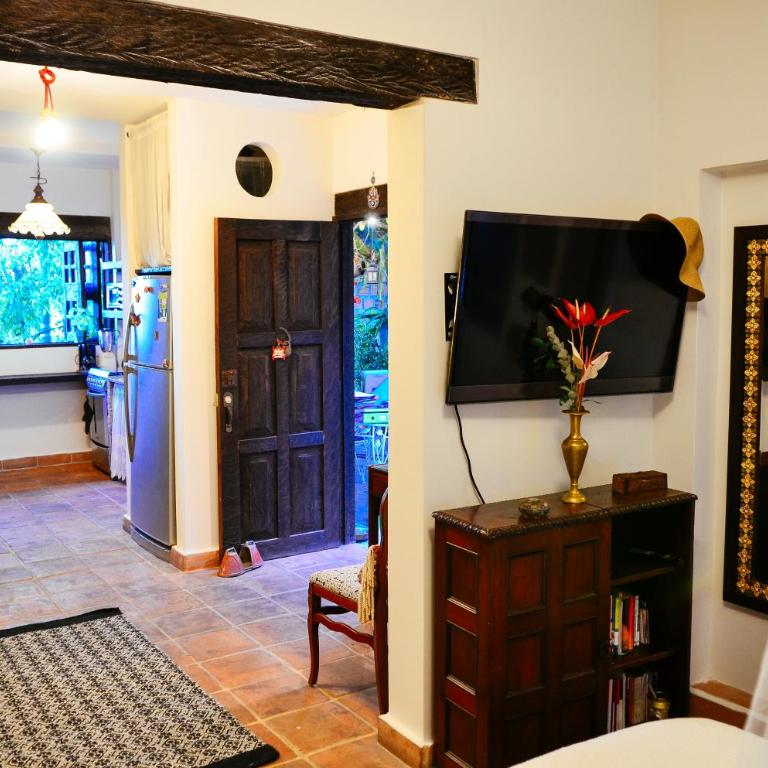 Magic Garden House - Apartment with Garden View - 11