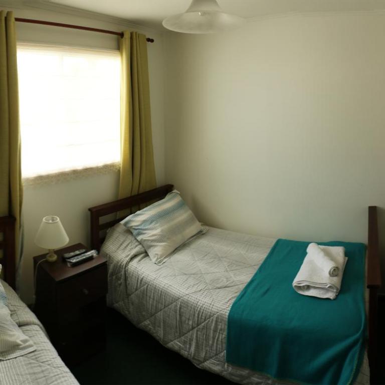 Sandy Point Hostal - Large Double Room - 1