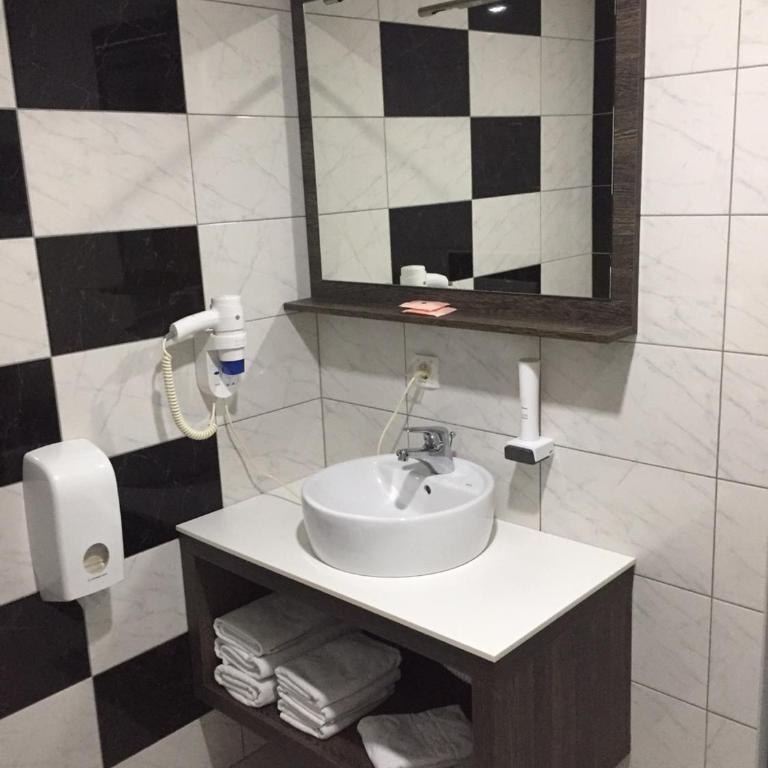 Hotel Rekic - Triple Room - 5