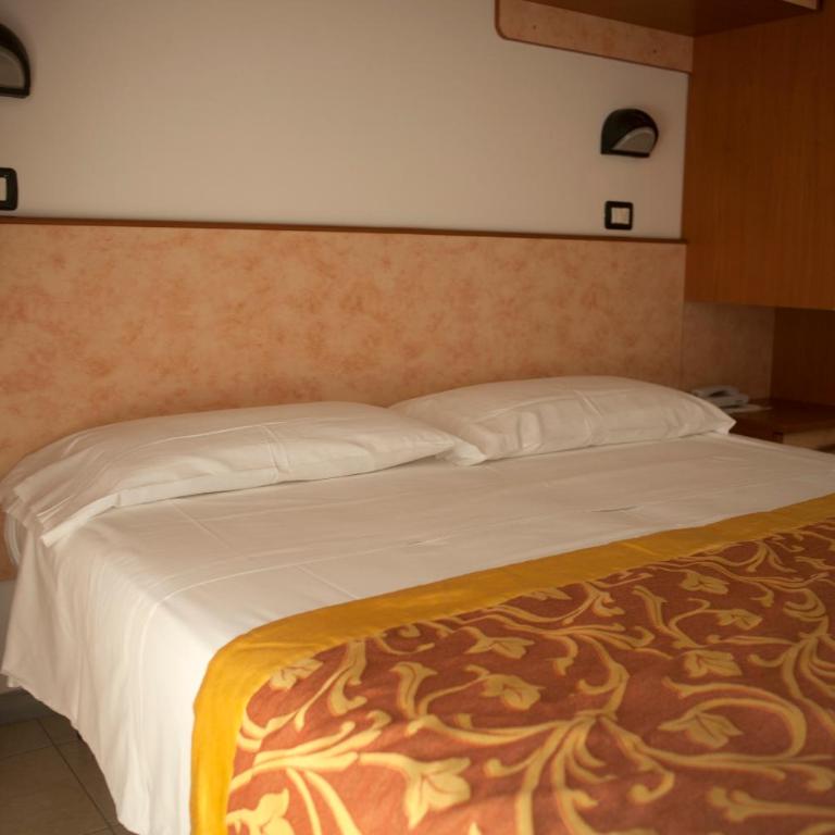 Hotel Cannes - in pieno centro - Double or Twin Room with Balcony - 4