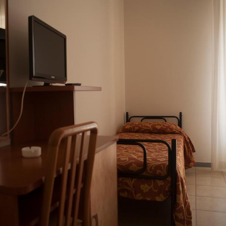 Hotel Cannes - in pieno centro - Classic Quadruple Room - 5