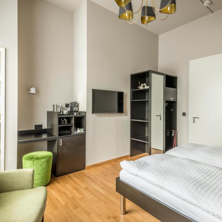 Boutique Hotel KARL - Superior Doppelzimmer mit Fluss- und Bergblick - 2